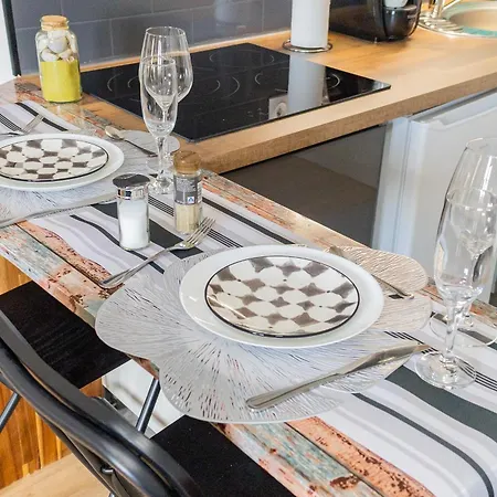 Apartment Cloud Nine, 5mins Orly Airport *