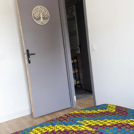 Apartment Cloud Nine, 5mins Orly Airport Athis-Mons