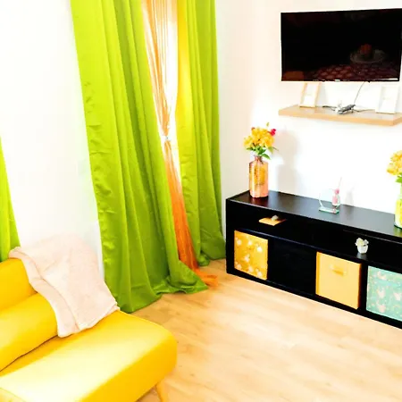 Cloud Nine, 5mins Orly Airport Apartment *